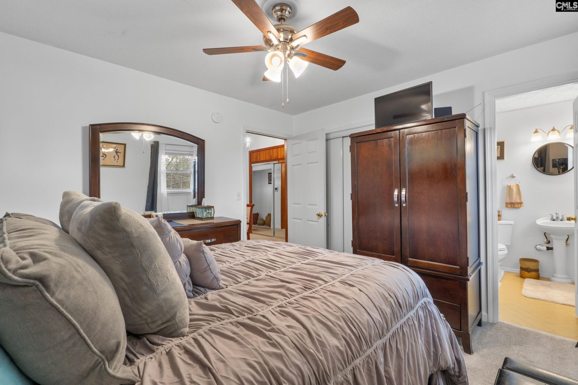424 Folkstone Road  Photo 13