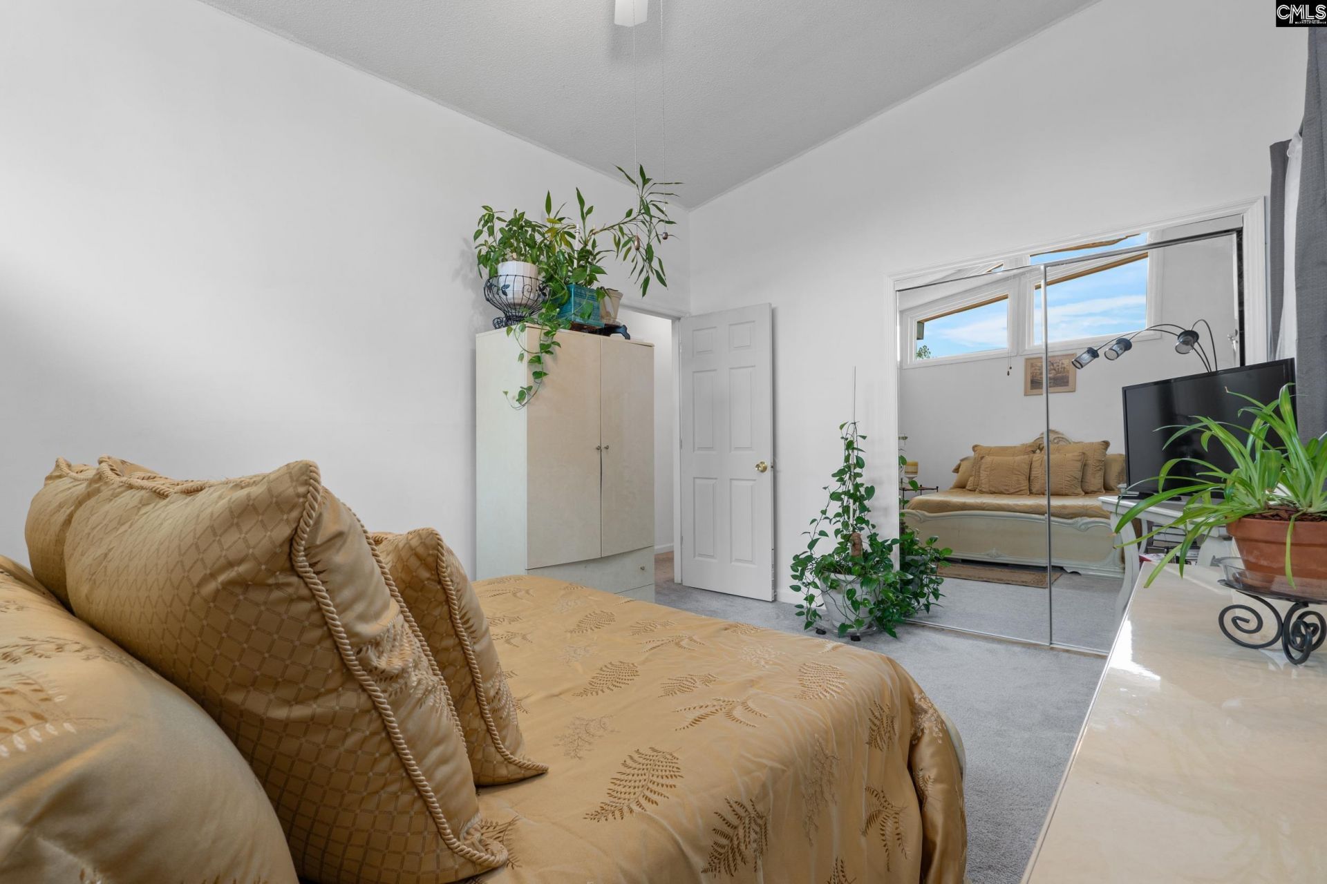 424 Folkstone Road  Photo 17