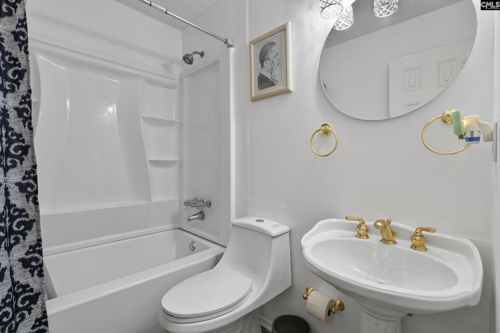424 Folkstone Road  Photo 20
