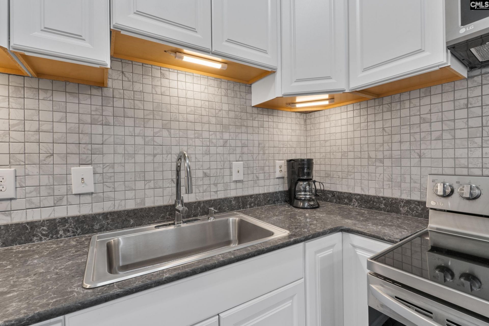 424 Folkstone Road  Photo 7
