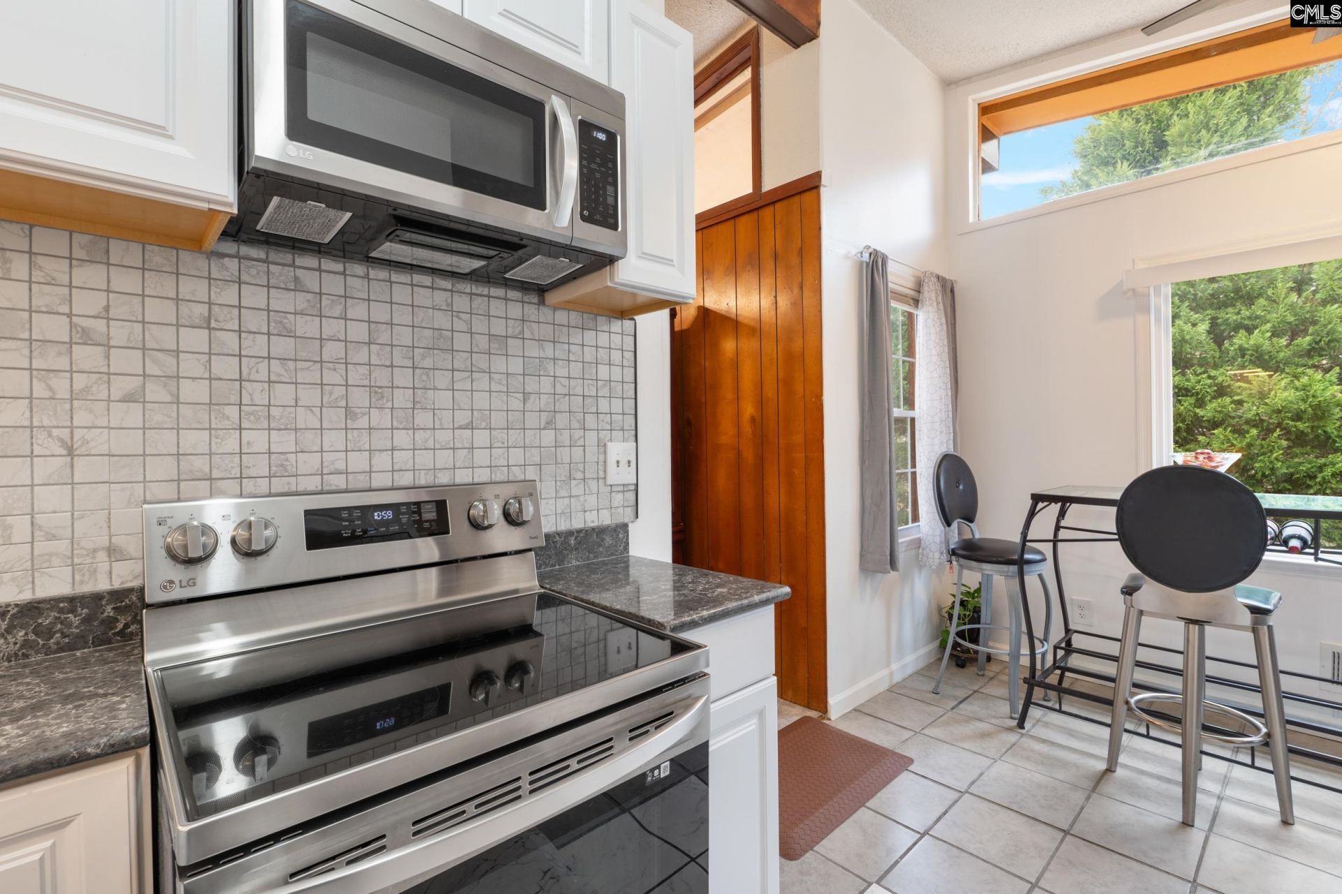 424 Folkstone Road  Photo 8