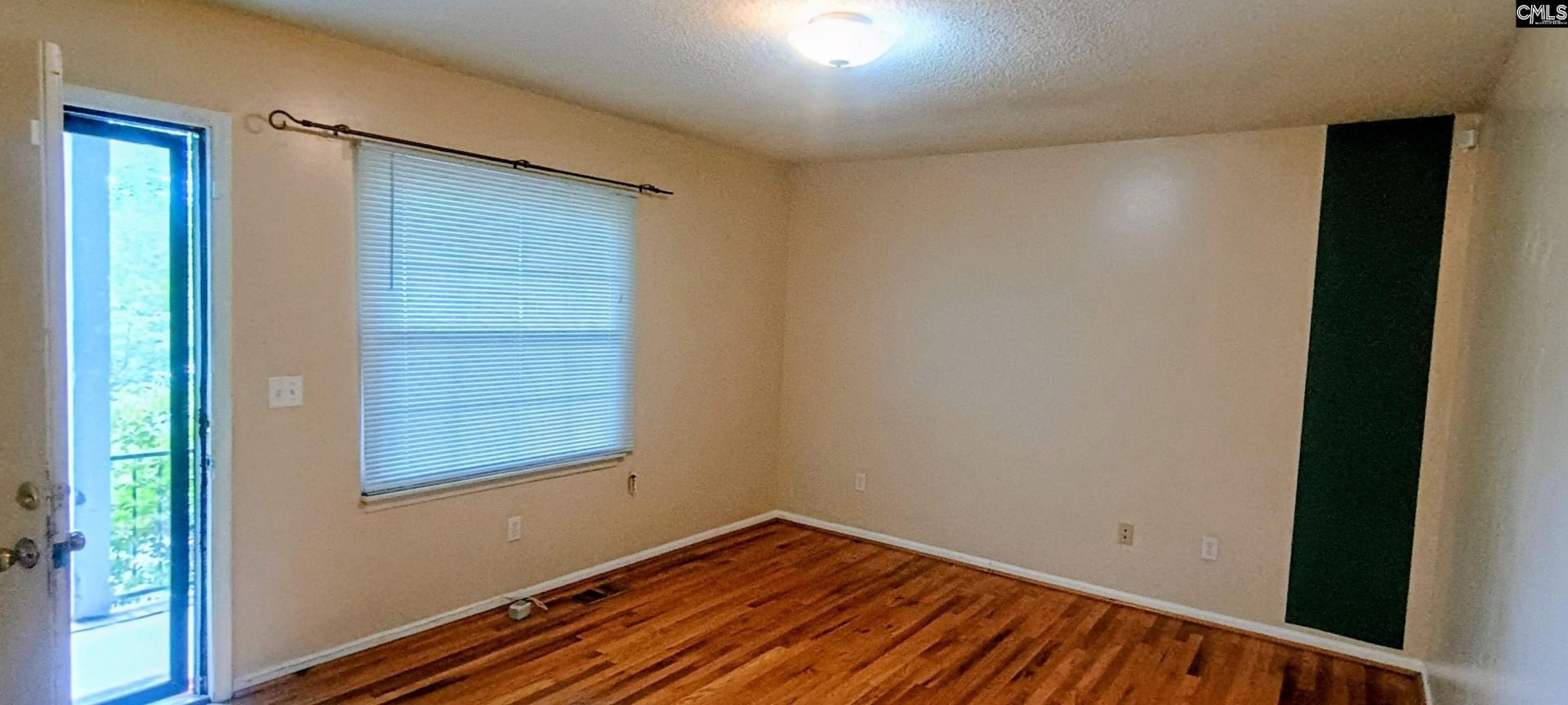 109 Oakley Drive  Photo 4