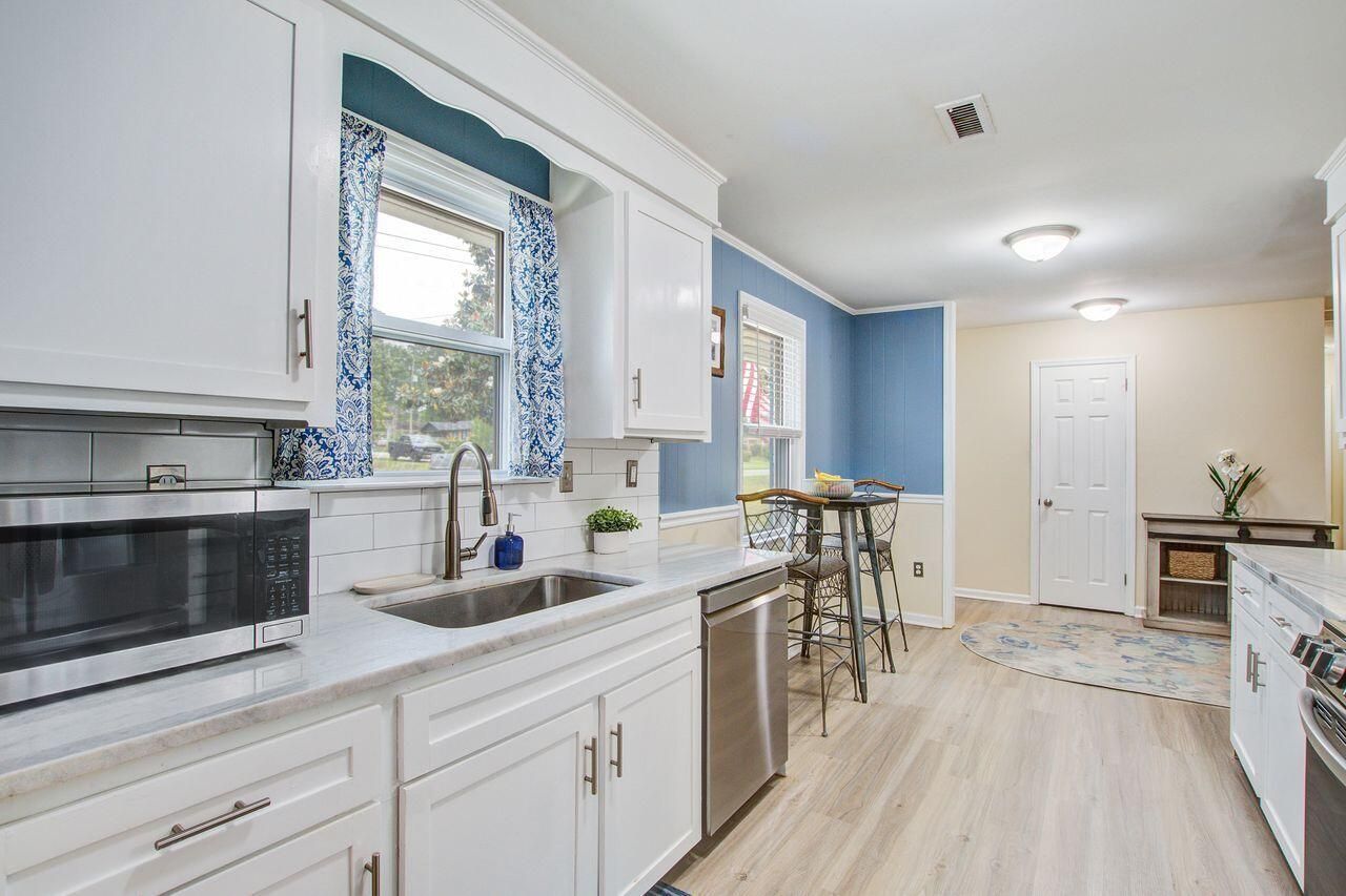 4939 Popperdam Creek Drive Photo 8