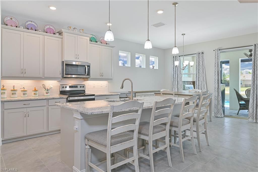 18237 Everson Miles Cir, North Fort Myers, FL 33917 Photo