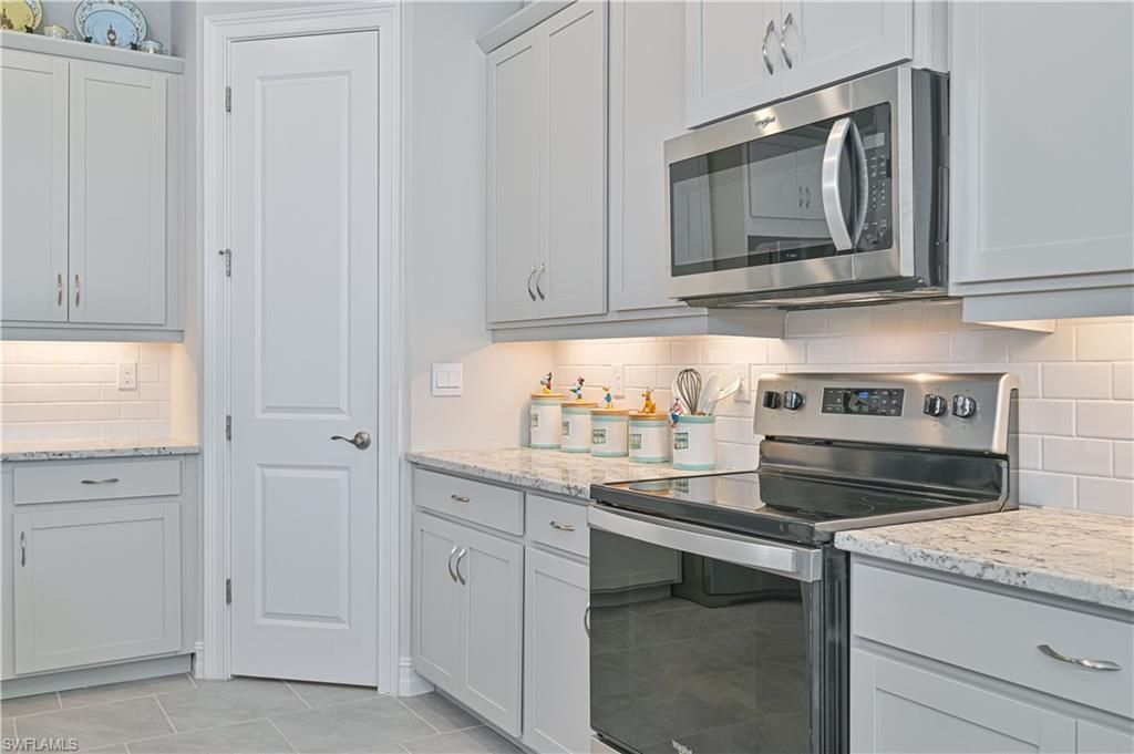 18237 Everson Miles Cir, North Fort Myers, FL 33917 Photo
