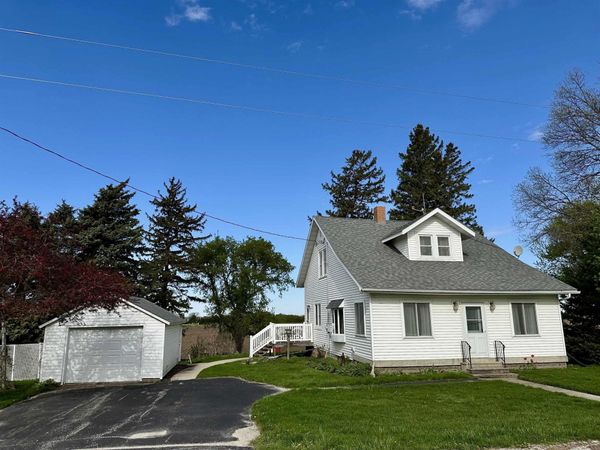 3357 Locust Road, Decorah, IA 52101