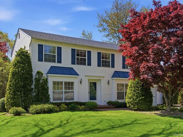 2 Barrett Court , Nesconset, NY 11767