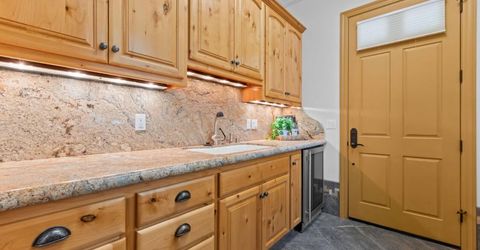 647 Eloise Avenue, South Lake Tahoe, CA 96150 Photo