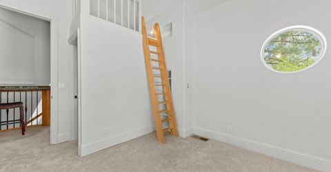 647 Eloise Avenue, South Lake Tahoe, CA 96150 Photo