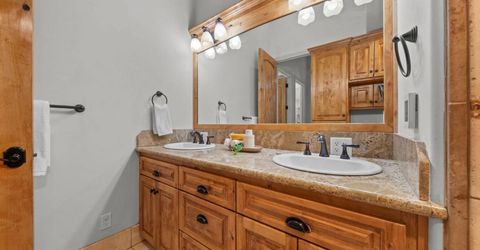 647 Eloise Avenue, South Lake Tahoe, CA 96150 Photo