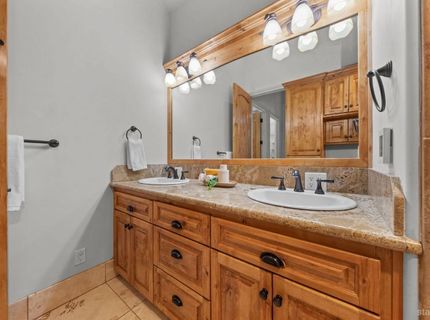 647 Eloise Avenue, South Lake Tahoe, CA 96150 Photo