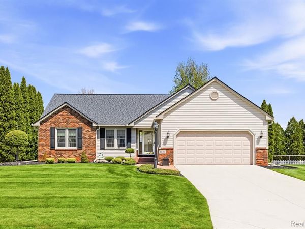 1620 S Delano Street, St. Clair, MI 48079