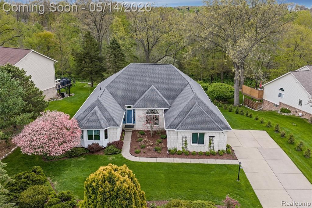 8945 Huron Bluffs Drive, White Lake Township, MI 48386 Main Photo