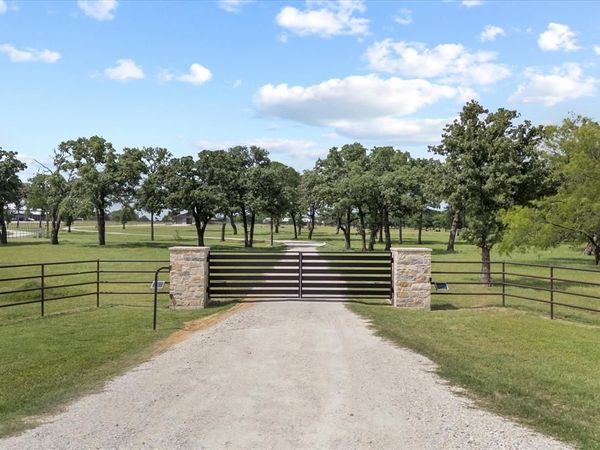 10701 Osburn Road, Pilot Point, TX 76258