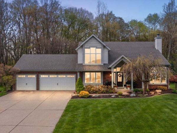7321 Cuesta Way NE, Rockford, MI 49341