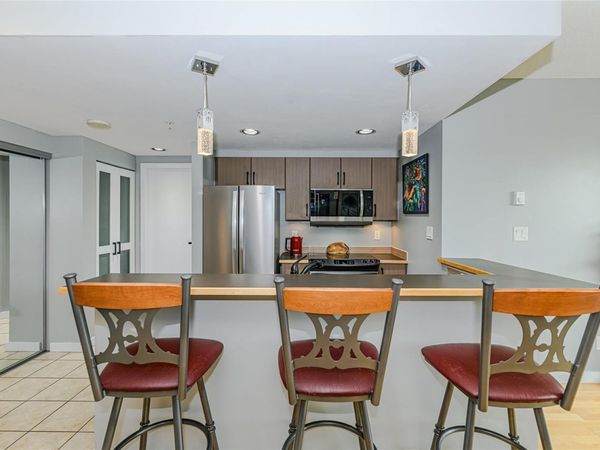 732 Cormorant St, Unit #705, Victoria, BC V8W 1P8