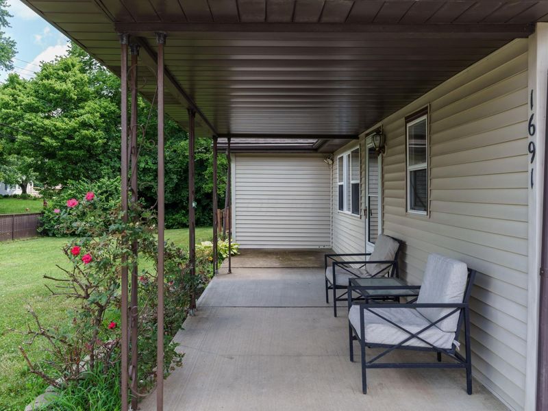 1691 Dyer Road , Grove City, OH 43123 Photo 5