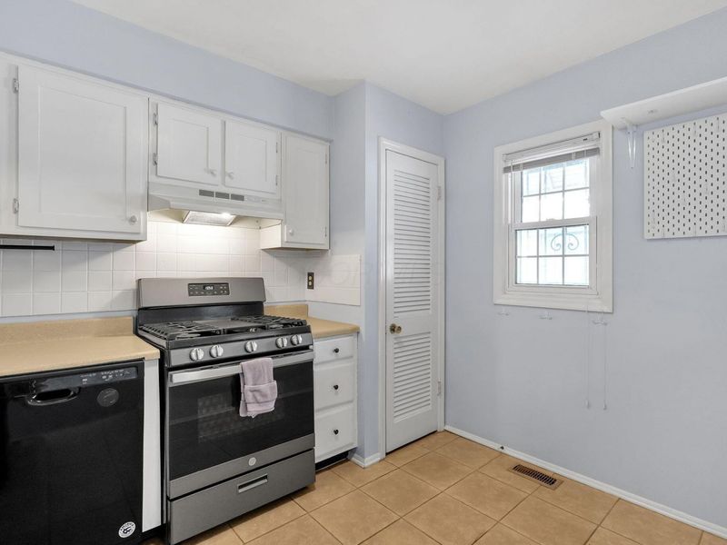 596 Dlyn Street, Unit H-5, Columbus, OH 43228 Photo 11