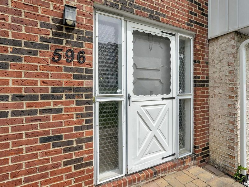 596 Dlyn Street, Unit H-5, Columbus, OH 43228 Photo 3