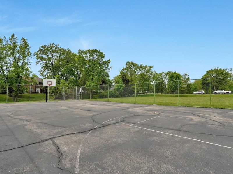 596 Dlyn Street, Unit H-5, Columbus, OH 43228 Photo 31