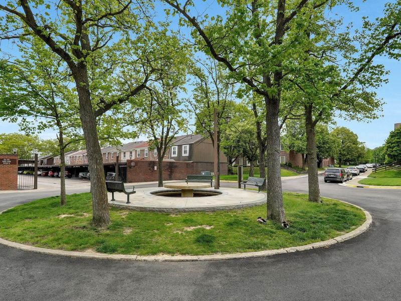 596 Dlyn Street, Unit H-5, Columbus, OH 43228 Photo 35