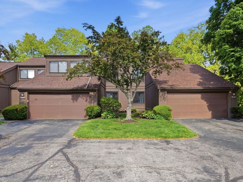 2110 Willowick Square, Unit D, Columbus, OH 43229 Photo 3