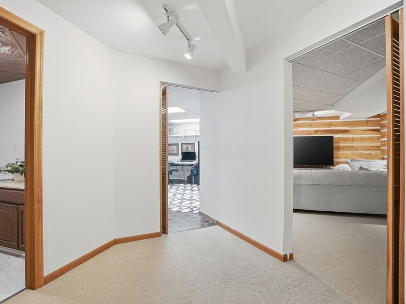 2110 Willowick Square, Unit D, Columbus, OH 43229 Photo 54