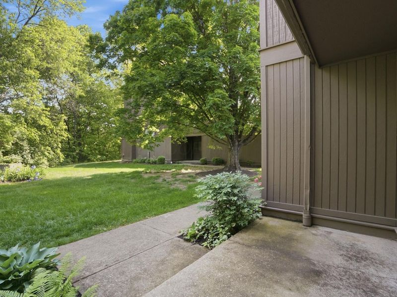 2110 Willowick Square, Unit D, Columbus, OH 43229 Photo 6