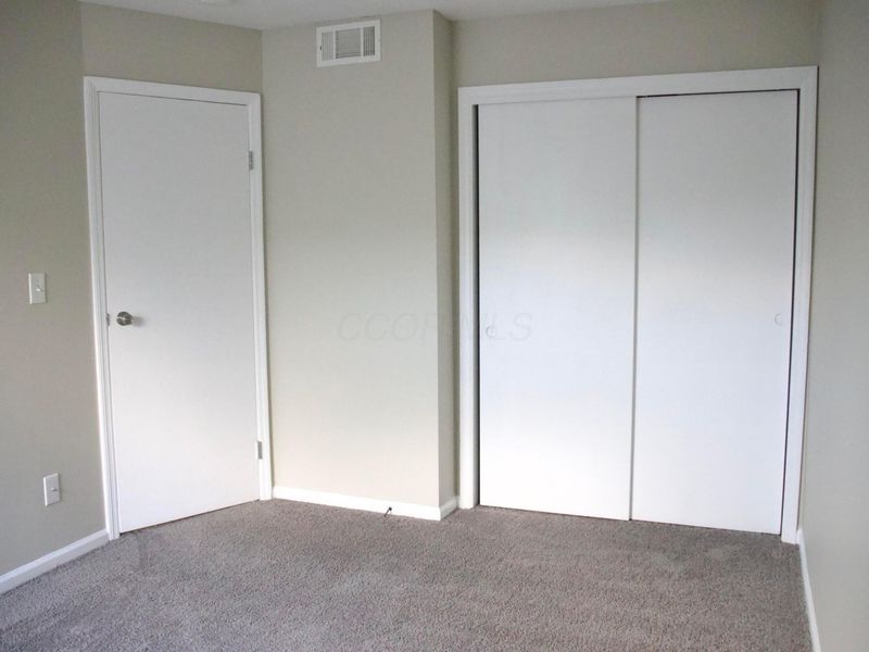 1008 Manor Lane , Unit E, Columbus, OH 43221 Photo 23