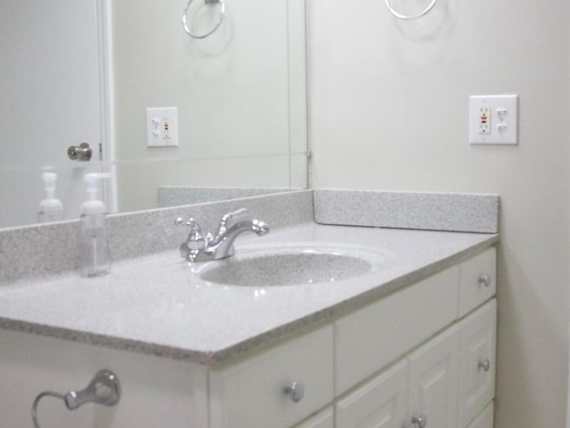 1008 Manor Lane , Unit E, Columbus, OH 43221 Photo 25