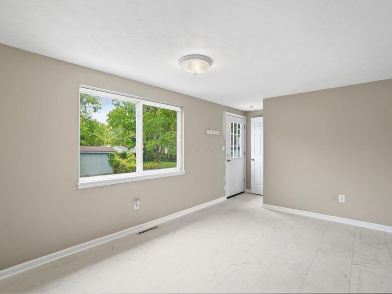 2264 Majestic Drive W, Columbus, OH 43232 Photo 10