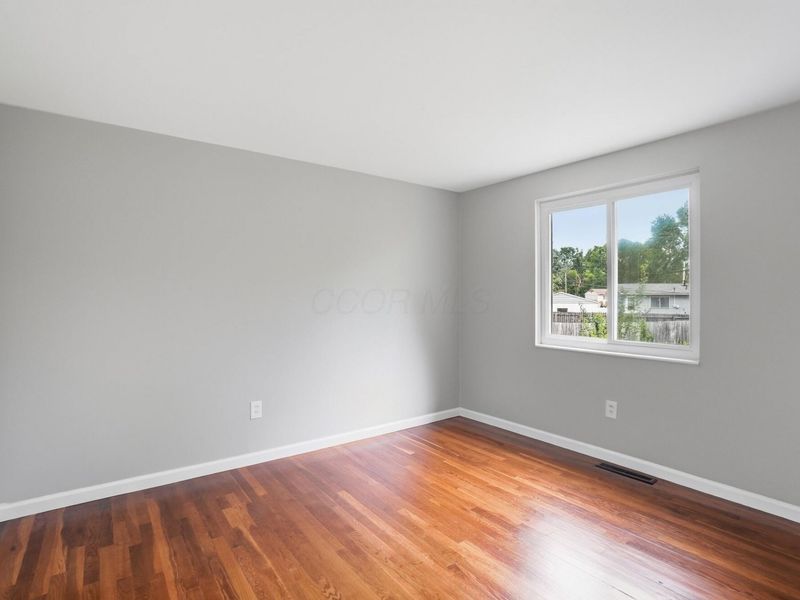 2264 Majestic Drive W, Columbus, OH 43232 Photo 15