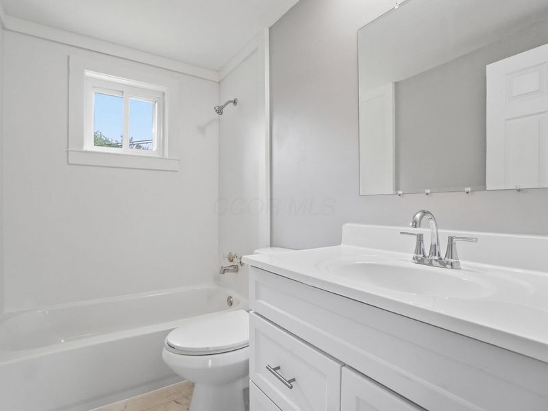 2264 Majestic Drive W, Columbus, OH 43232 Photo 17