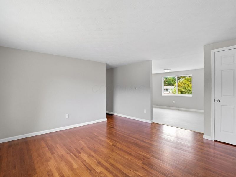 2264 Majestic Drive W, Columbus, OH 43232 Photo 3