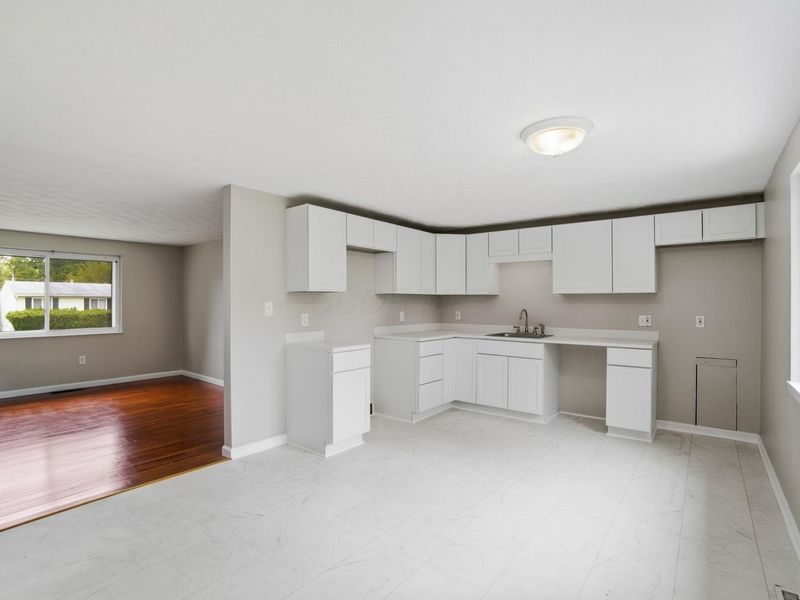 2264 Majestic Drive W, Columbus, OH 43232 Photo 6