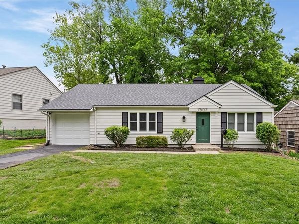 7507 High Drive, Prairie Village, KS 66208