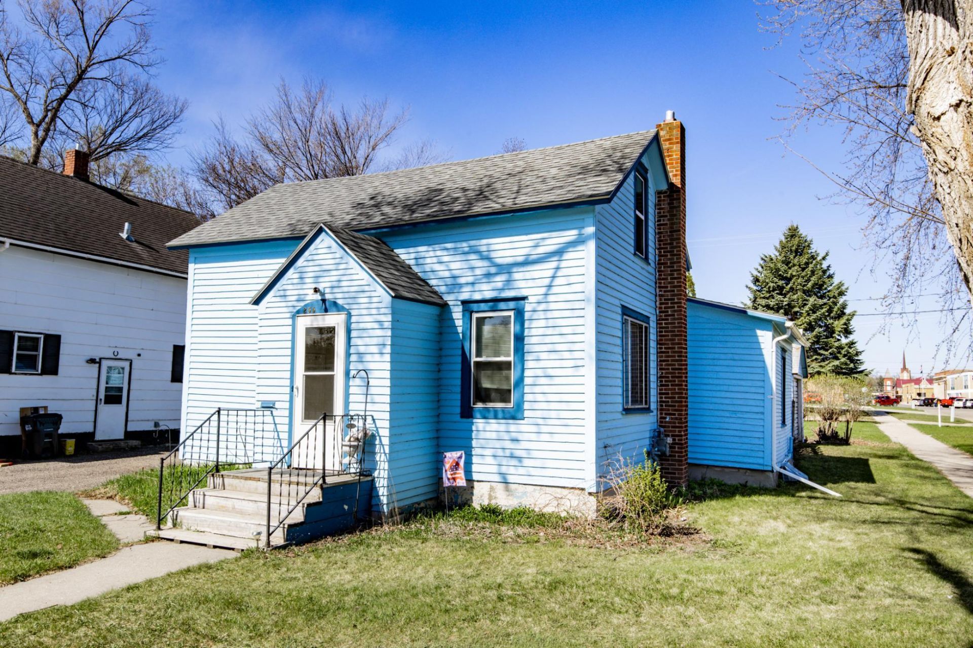 255 4th Avenue Ne, Valley City, ND 58072 Main Photo