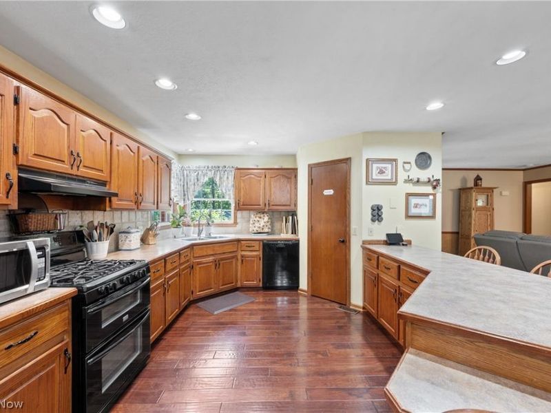 10400 Stoneacre Street NW, Canal Fulton, OH 44614 Photo 9