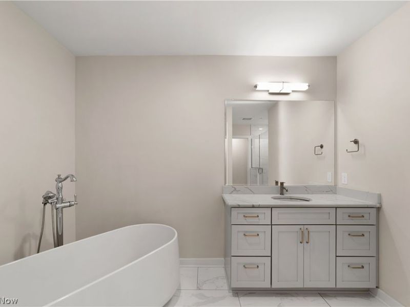 2044 Random Road, Unit 102, Cleveland, OH 44106 Photo 20