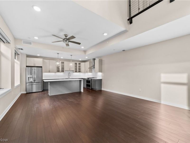 2044 Random Road, Unit 102, Cleveland, OH 44106 Photo 7
