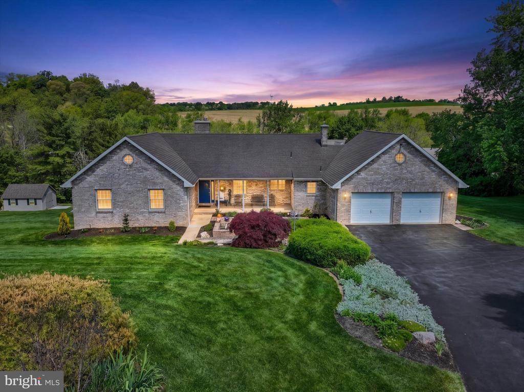 990 S PLEASANT AVENUE, DALLASTOWN, PA 17313