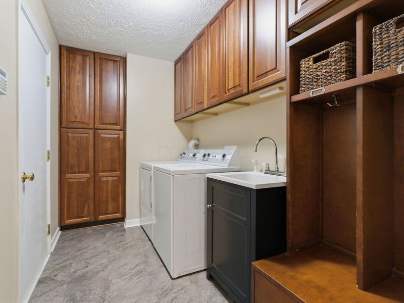 8009 Glenmore Drive, Powell, OH 43065 Photo 36