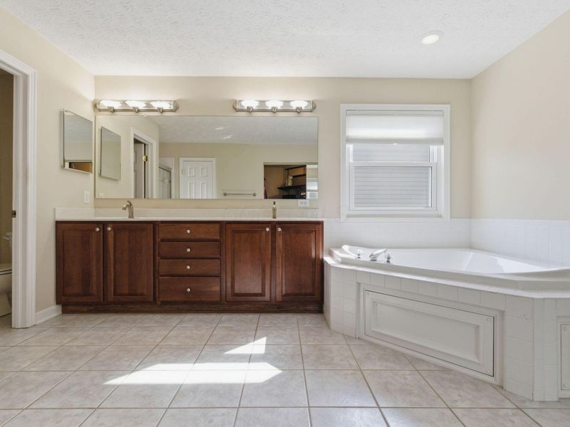 8009 Glenmore Drive, Powell, OH 43065 Photo 46