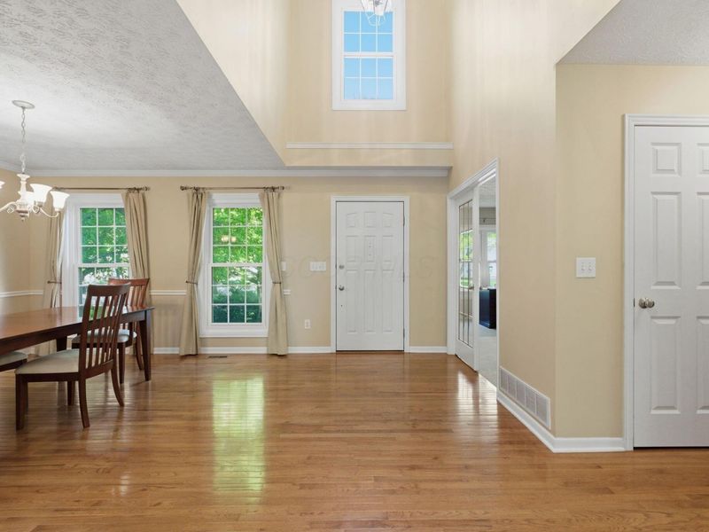 8009 Glenmore Drive, Powell, OH 43065 Photo 5