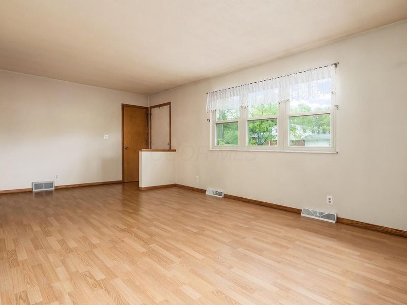 119 Brentwood Drive NE, Newark, OH 43055 Photo 6