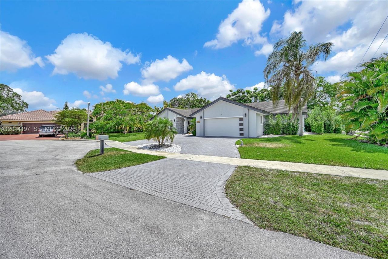 630 Deer Creek Briarwood Ln, Deerfield Beach, FL 33442 Photo