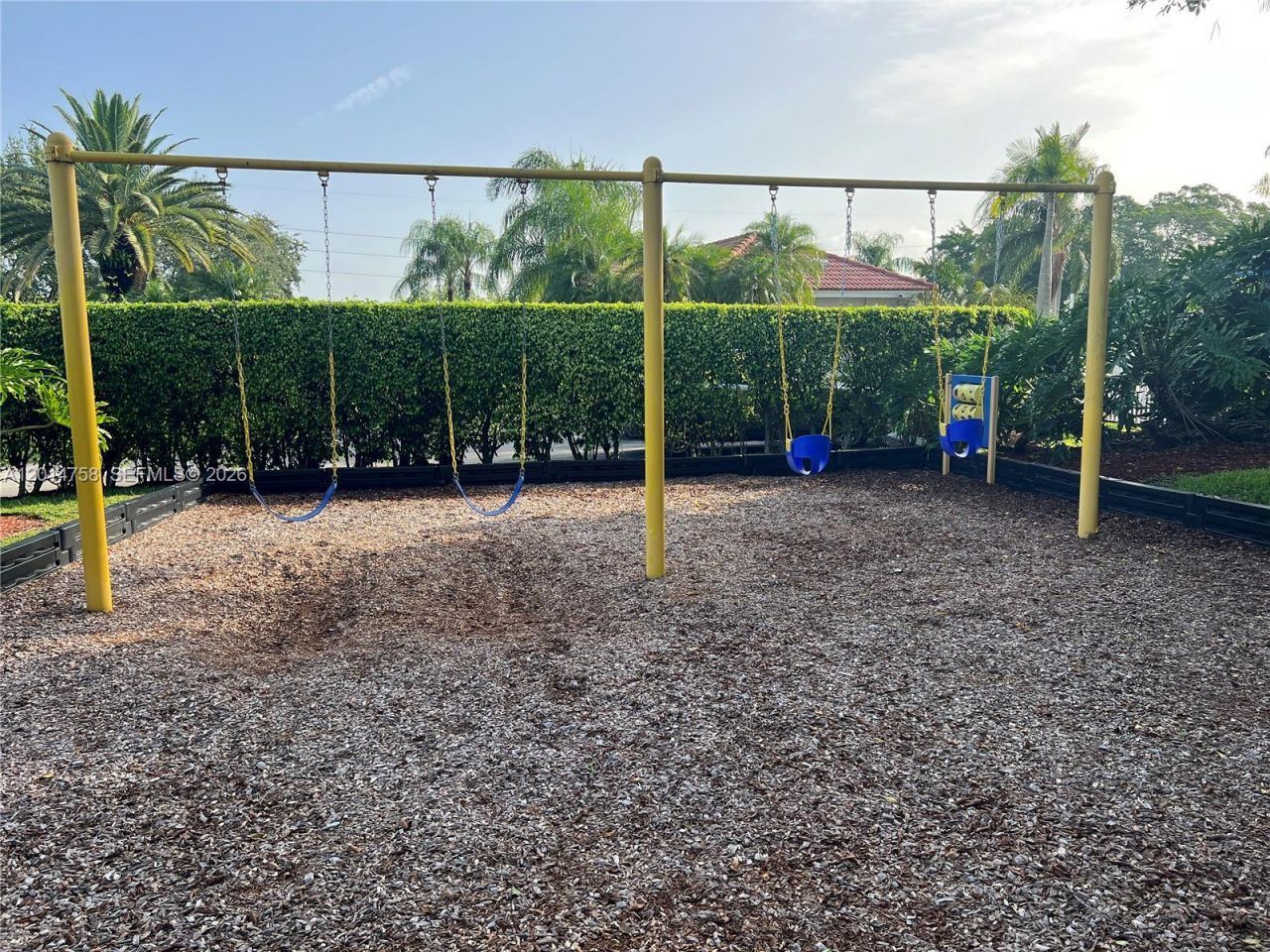 465 Somerset Way, Unit 465, Weston, FL 33326 Photo