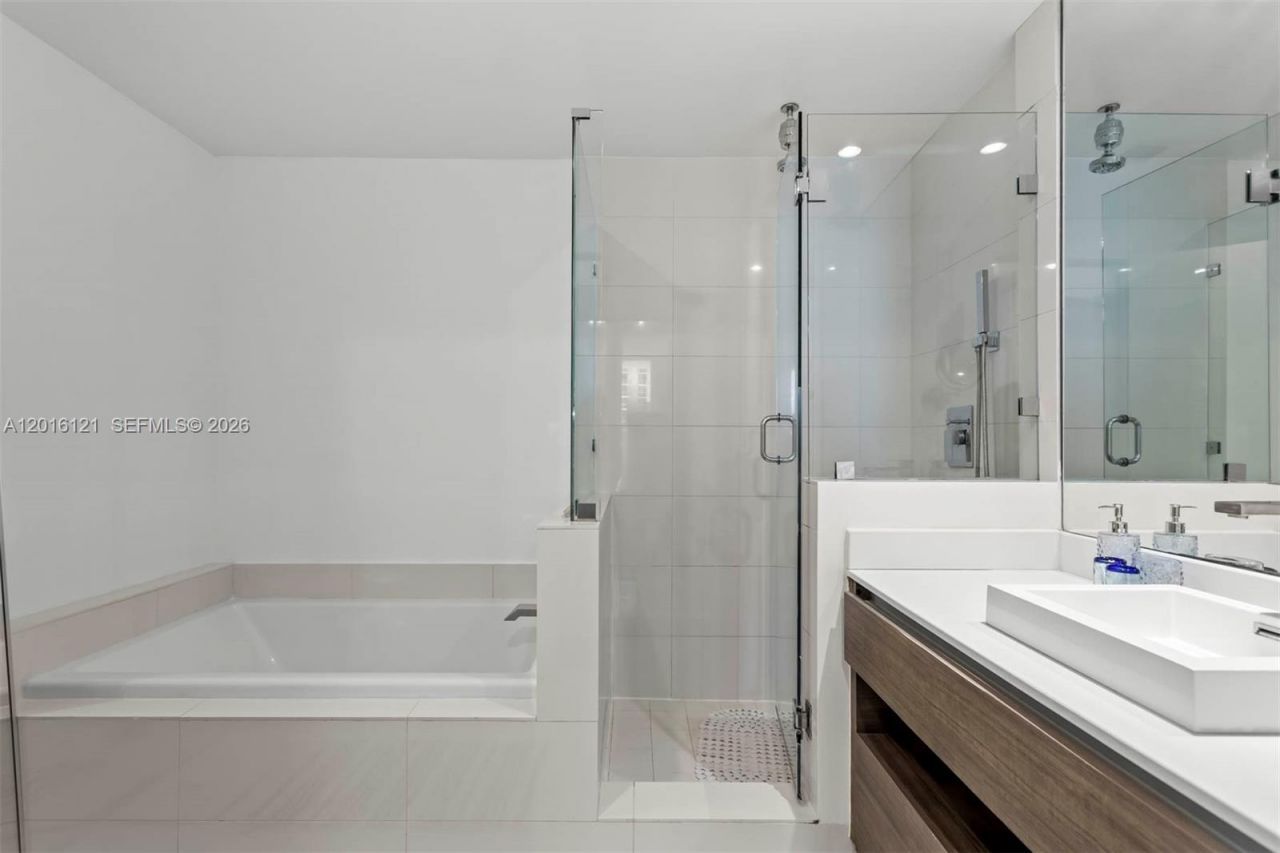 1100 S Miami Ave , Unit 2611, Miami, FL 33130 Photo