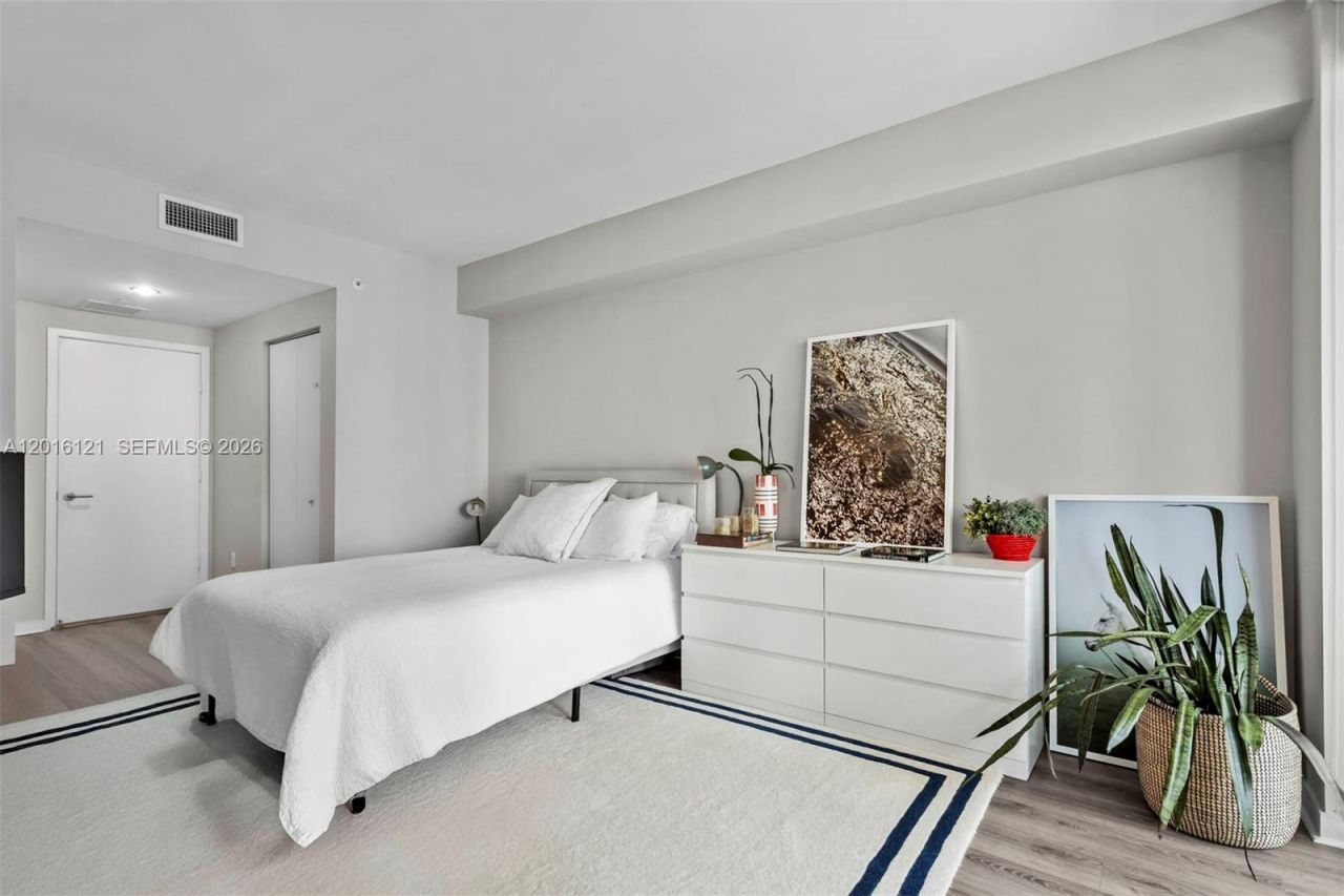 1100 S Miami Ave , Unit 2611, Miami, FL 33130 Photo