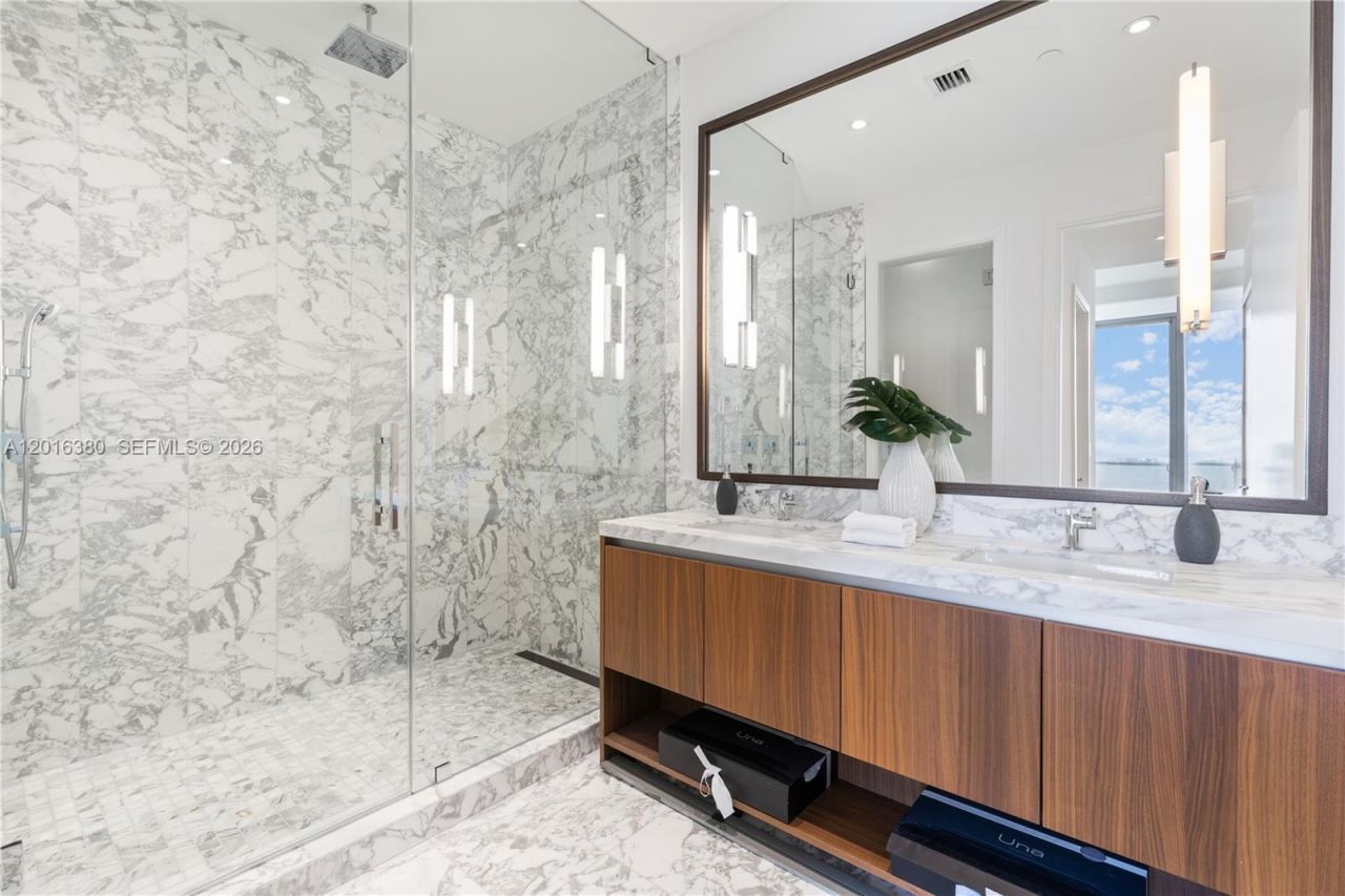 175 SE 25th Road, Unit 1601, Miami, FL 33129 Photo